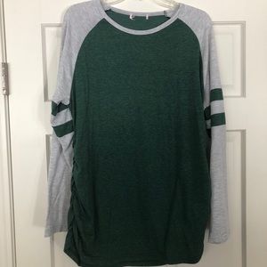 Raglan long sleeved maternity shirt